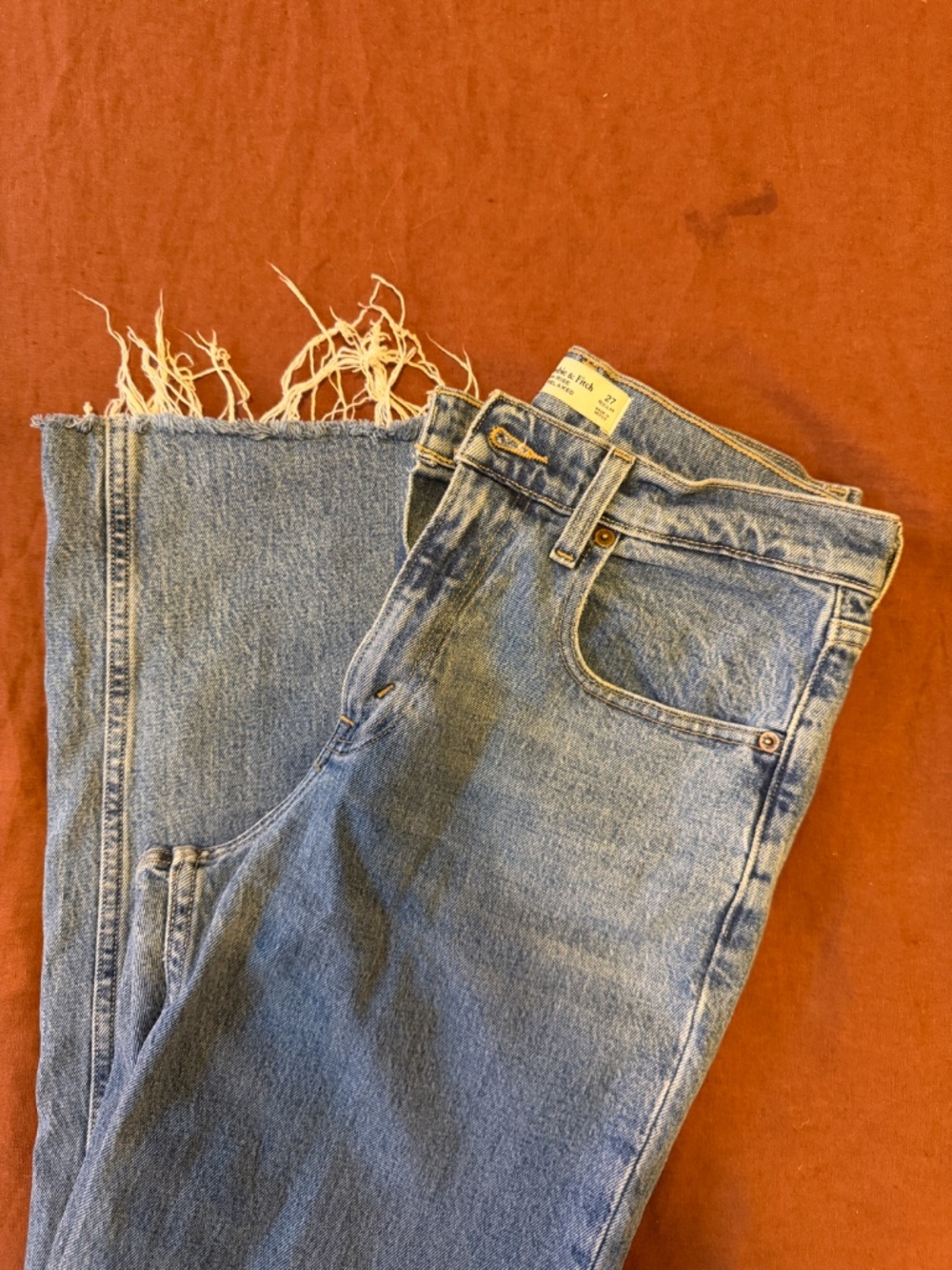Abercrombie & Fitch High Rise 90s Relaxed Frayed Hem Jean, Sz 27 - Picture 6 of 6